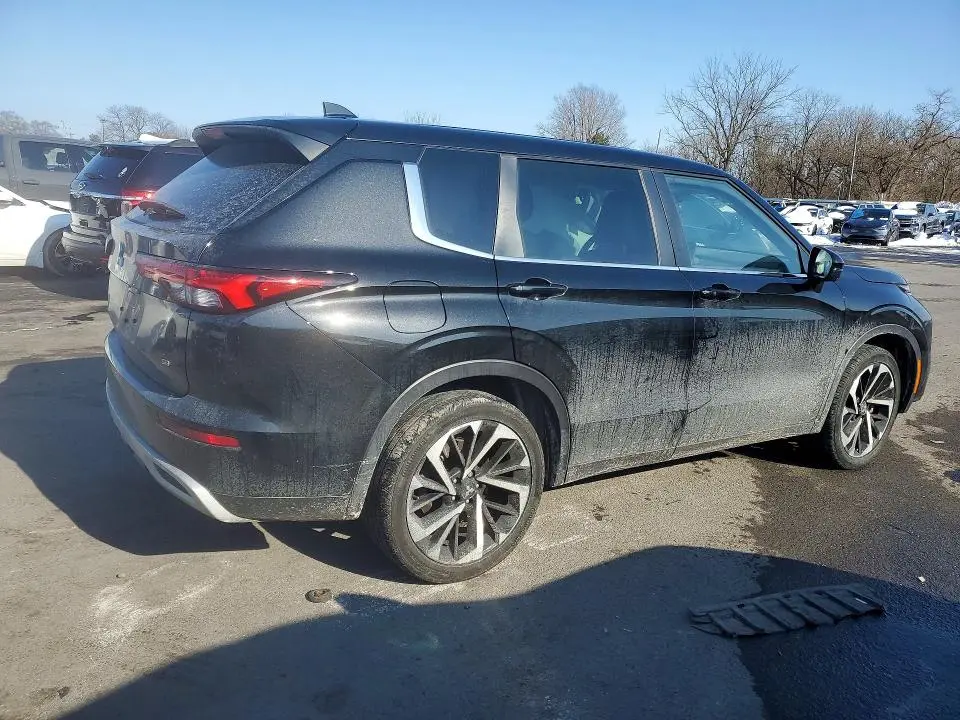 2022 MITSUBISHI OUTLANDER SE  