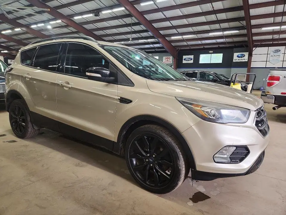 2017 FORD ESCAPE TITANIUM  