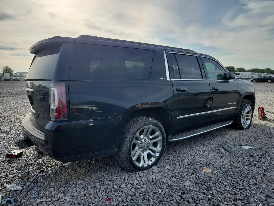 2017 GMC YUKON XL K1500 SLT  