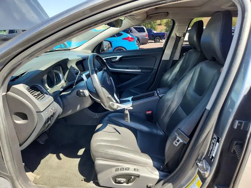 2017 VOLVO V60 T5 PREMIER  