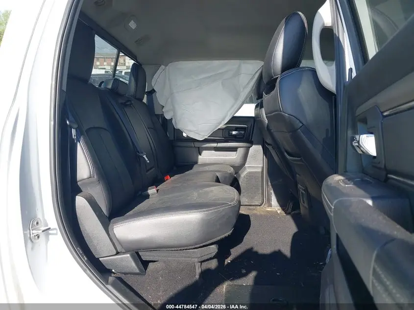 2018 RAM 1500 NIGHT  4X4 5'7 BOX