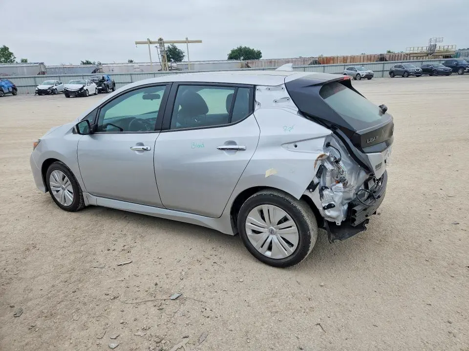 2024 NISSAN LEAF S  