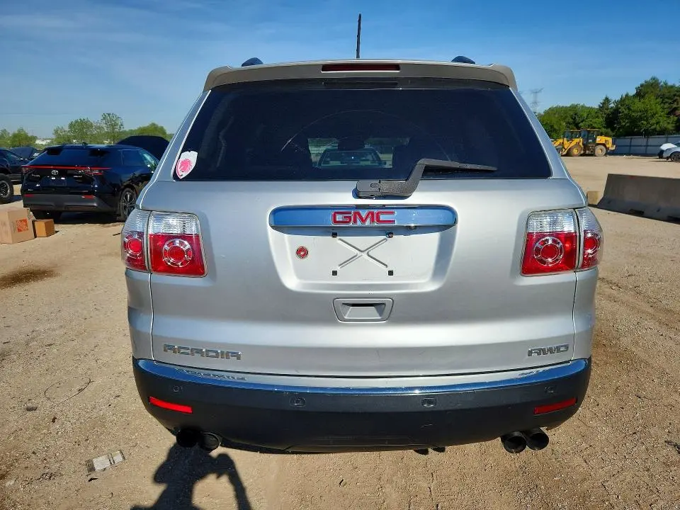 2011 GMC ACADIA SLT-1  