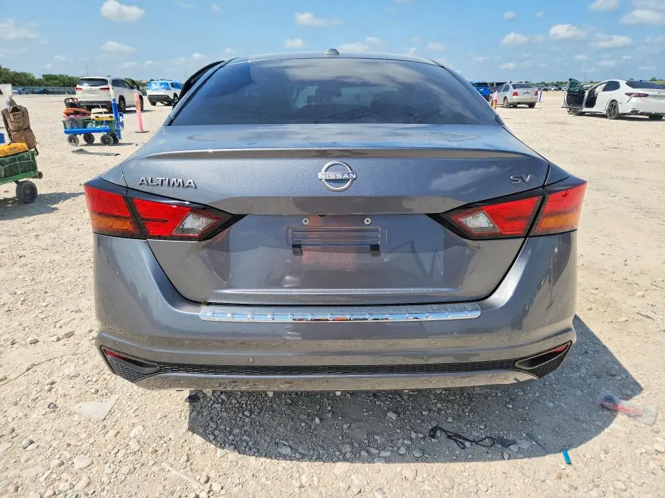 2023 NISSAN ALTIMA SV  
