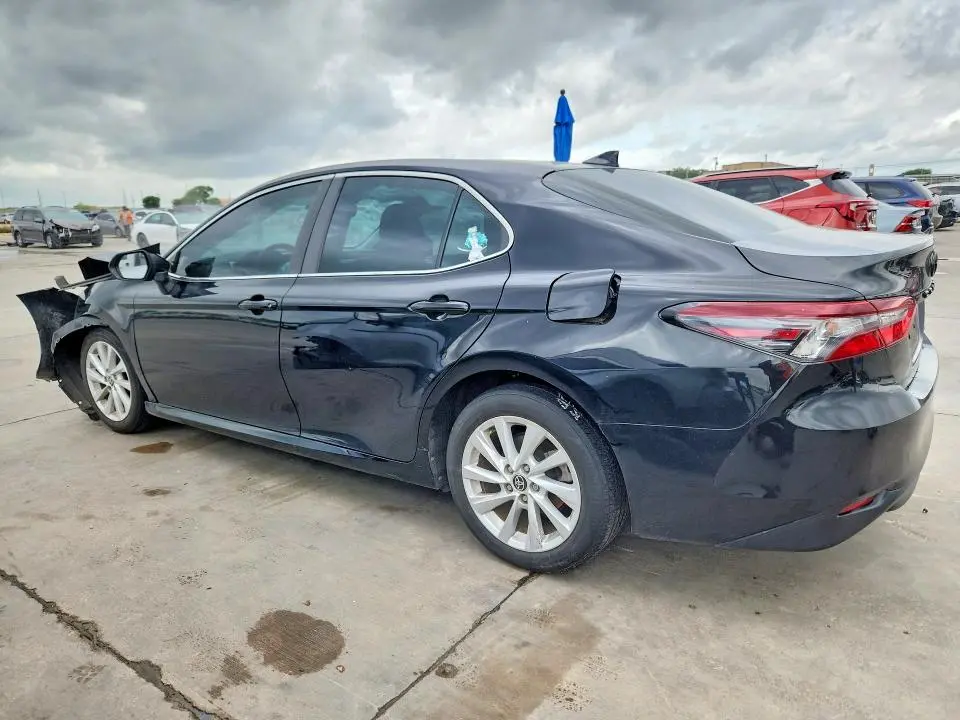 2022 TOYOTA CAMRY LE  
