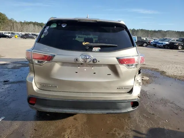 2016 TOYOTA HIGHLANDER XLE  
