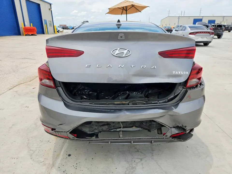 2020 HYUNDAI ELANTRA SEL  