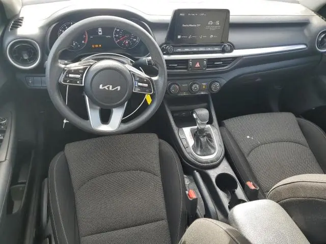 2022 KIA FORTE FE  