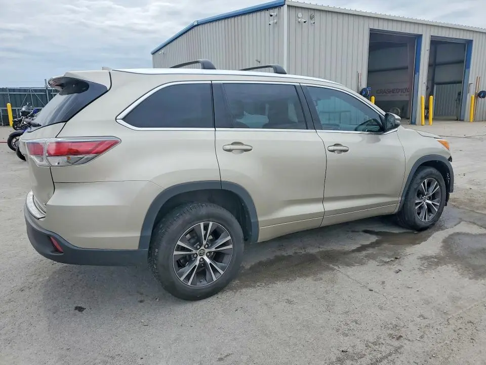 2016 TOYOTA HIGHLANDER XLE  