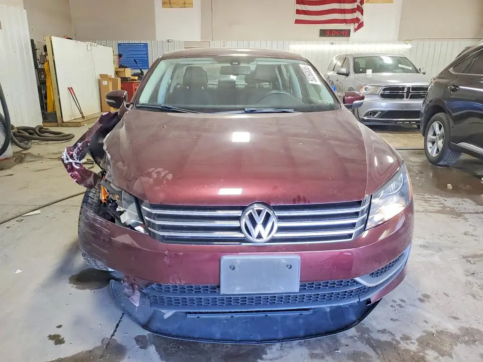 2013 VOLKSWAGEN PASSAT SE  