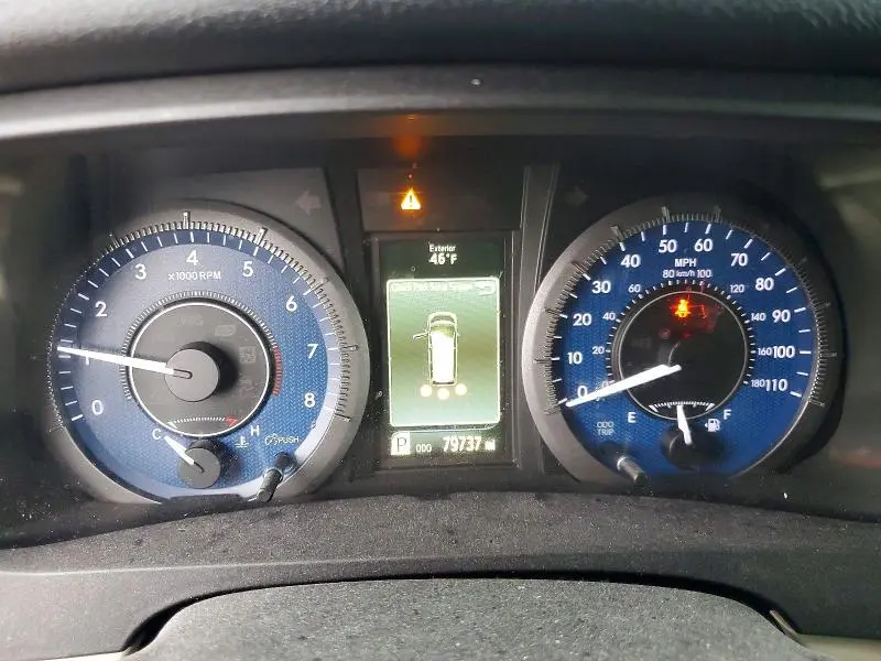 2019 TOYOTA SIENNA XLE  