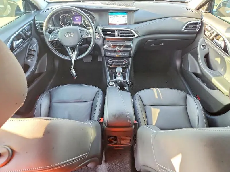2018 INFINITI QX30 ESSENTIAL  