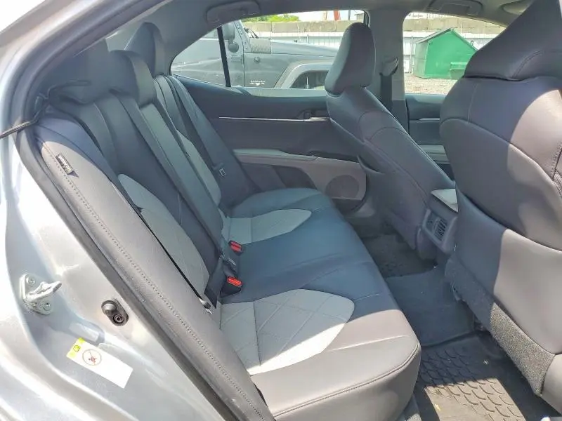 2018 TOYOTA CAMRY XLE  