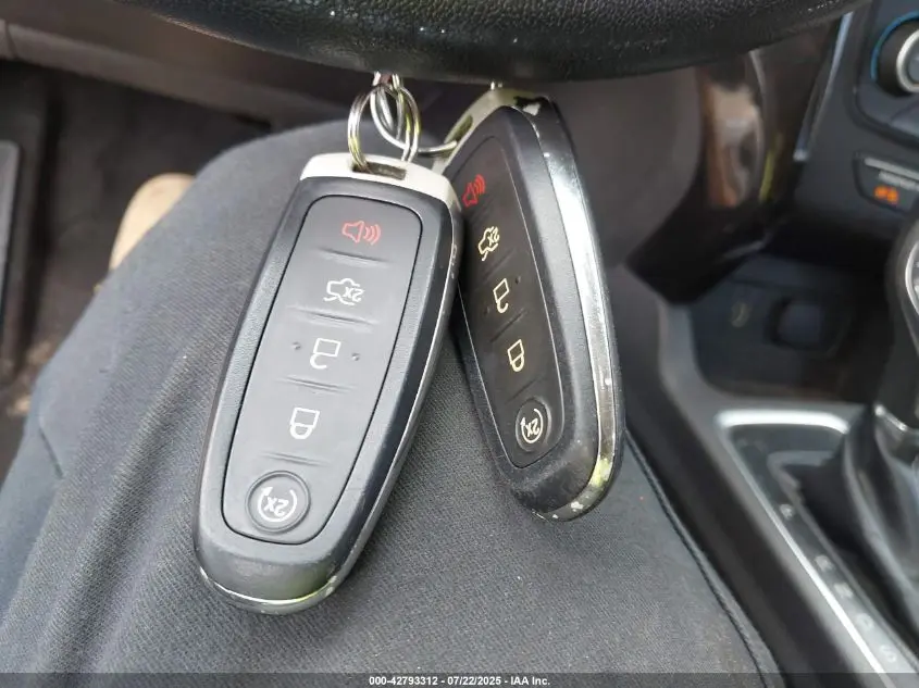 2019 FORD ESCAPE SE