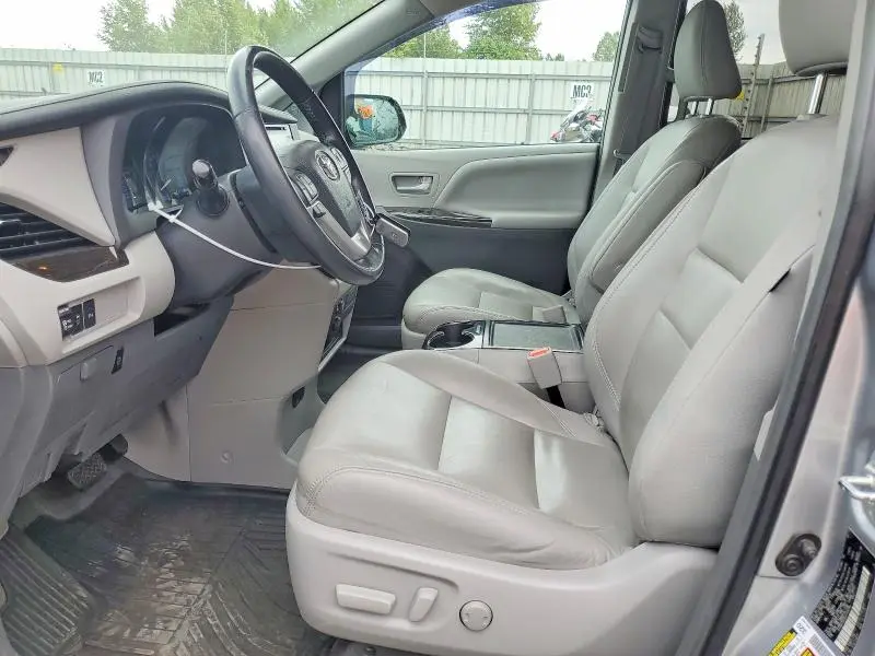 2018 TOYOTA SIENNA XLE PREMIUM 7-PASSENGER  