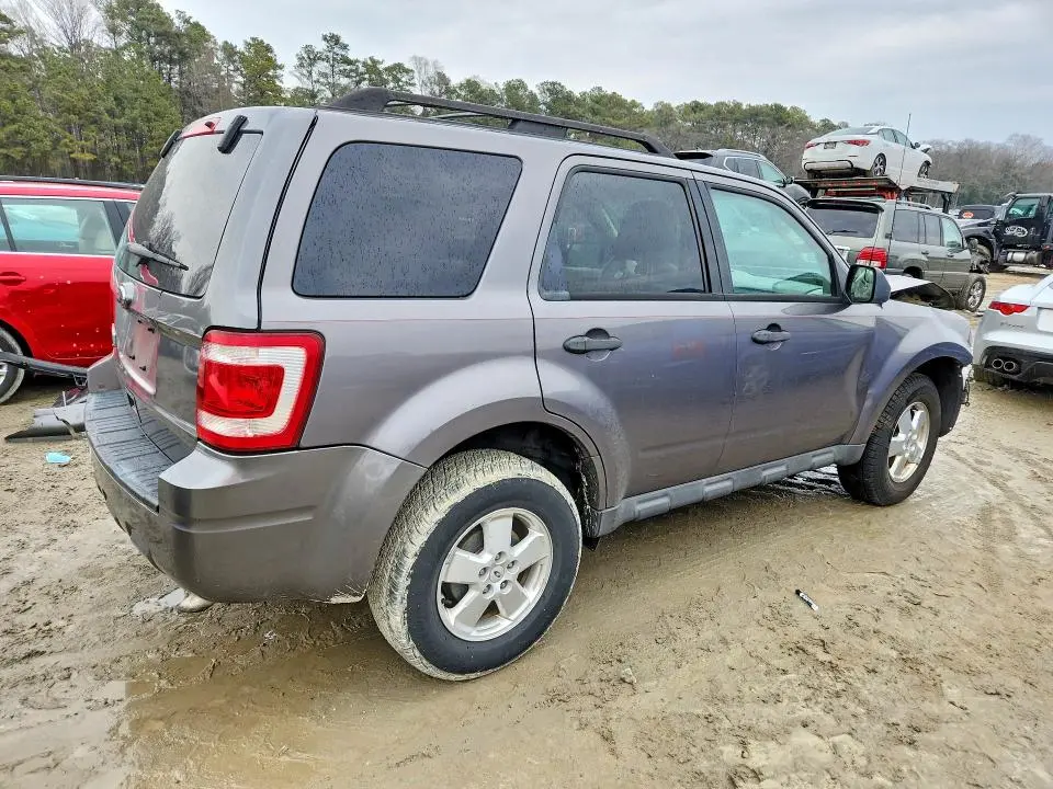 2010 FORD ESCAPE XLT  