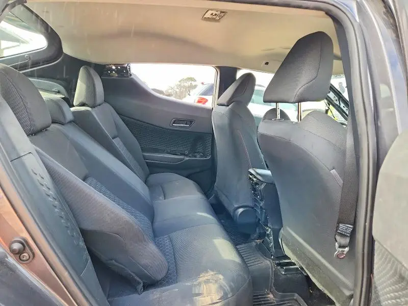 2021 TOYOTA C-HR XLE  