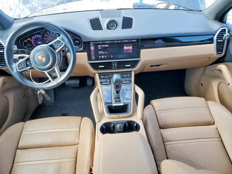 2021 PORSCHE CAYENNE   