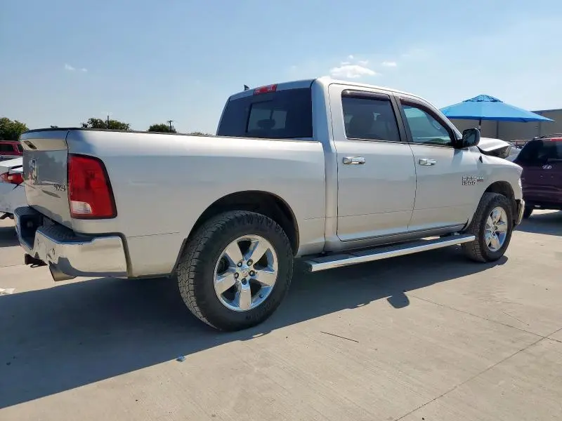 2015 RAM 1500 SLT