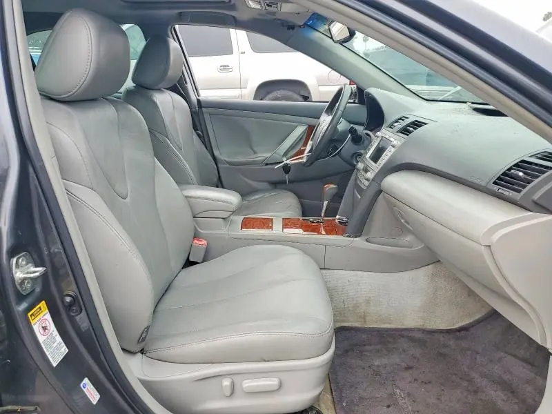 2010 TOYOTA CAMRY XLE  