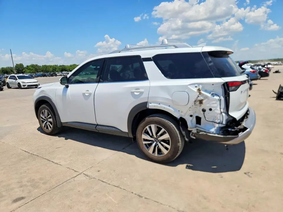 2025 NISSAN PATHFINDER SL  