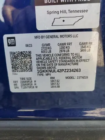2023 GMC ACADIA SLT  