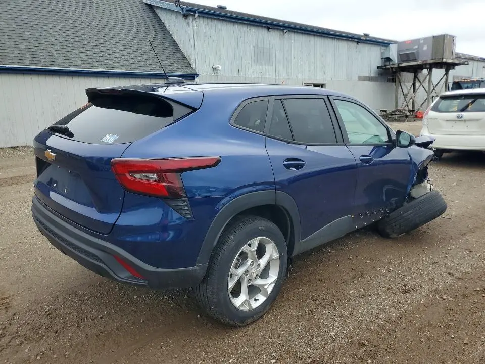 2024 CHEVROLET TRAX LS  