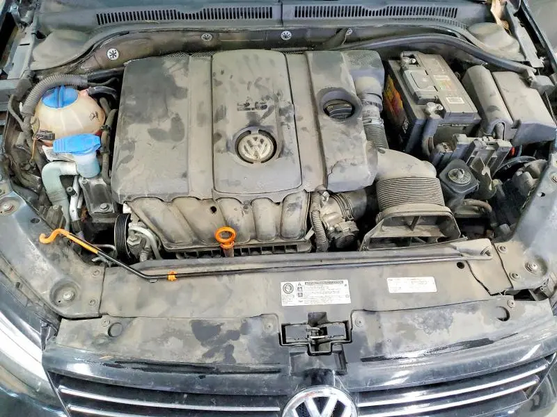 2013 VOLKSWAGEN JETTA SE  