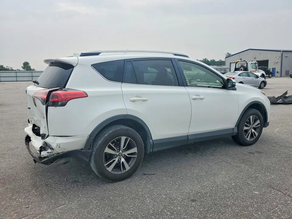 2017 TOYOTA RAV4 XLE  