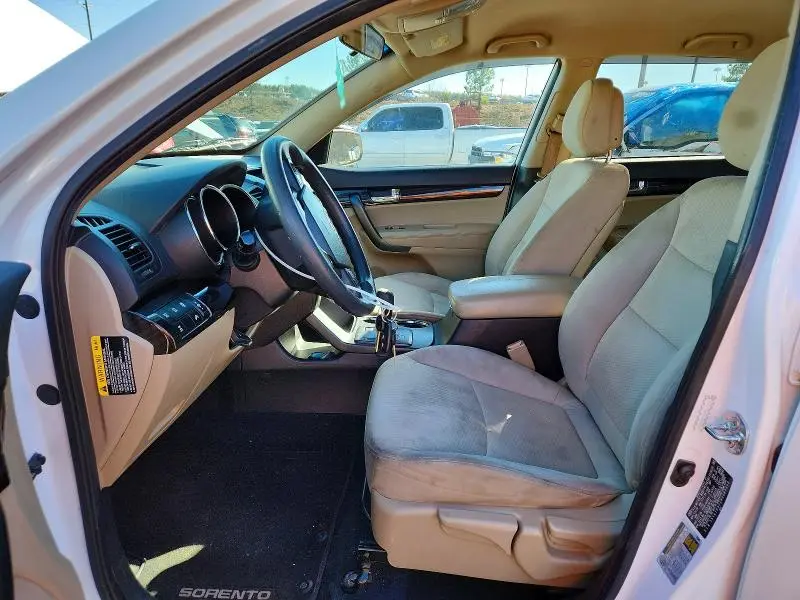 2011 KIA SORENTO BASE  
