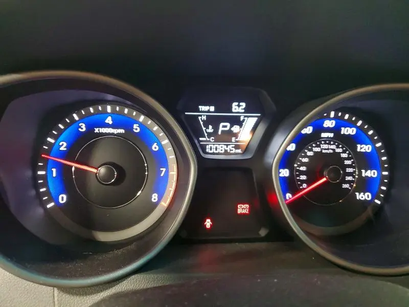 2014 HYUNDAI ELANTRA SE  