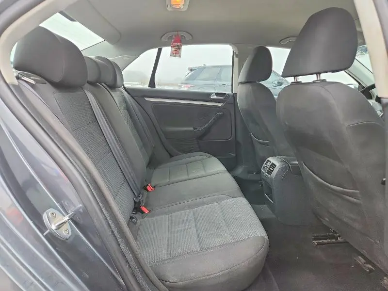 2010 VOLKSWAGEN JETTA S  