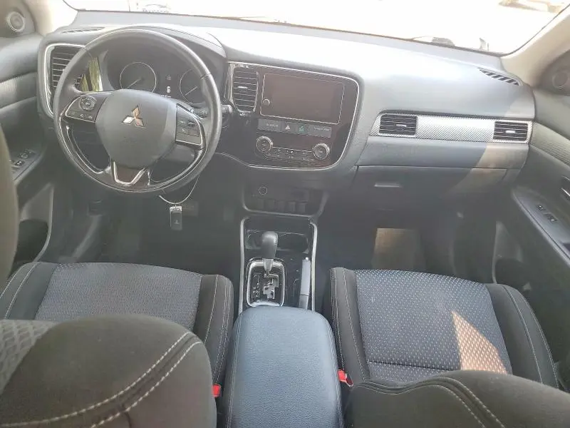 2017 MITSUBISHI OUTLANDER SE  