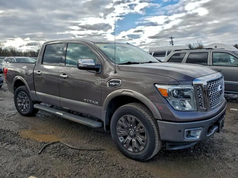 2017 NISSAN TITAN SV  