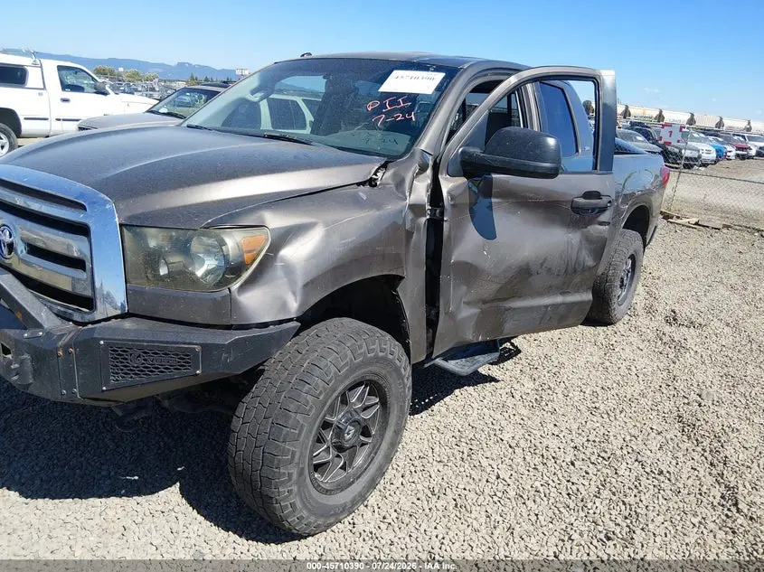 2011 TOYOTA TUNDRA GRADE 5.7L V8