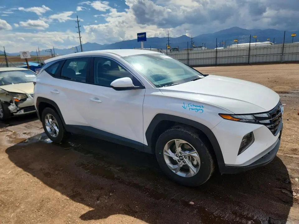 2024 HYUNDAI TUCSON SE  