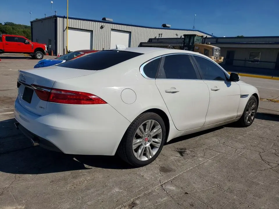 2017 JAGUAR XF PREMIUM  