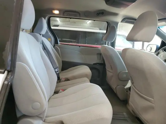 2012 TOYOTA SIENNA LE  