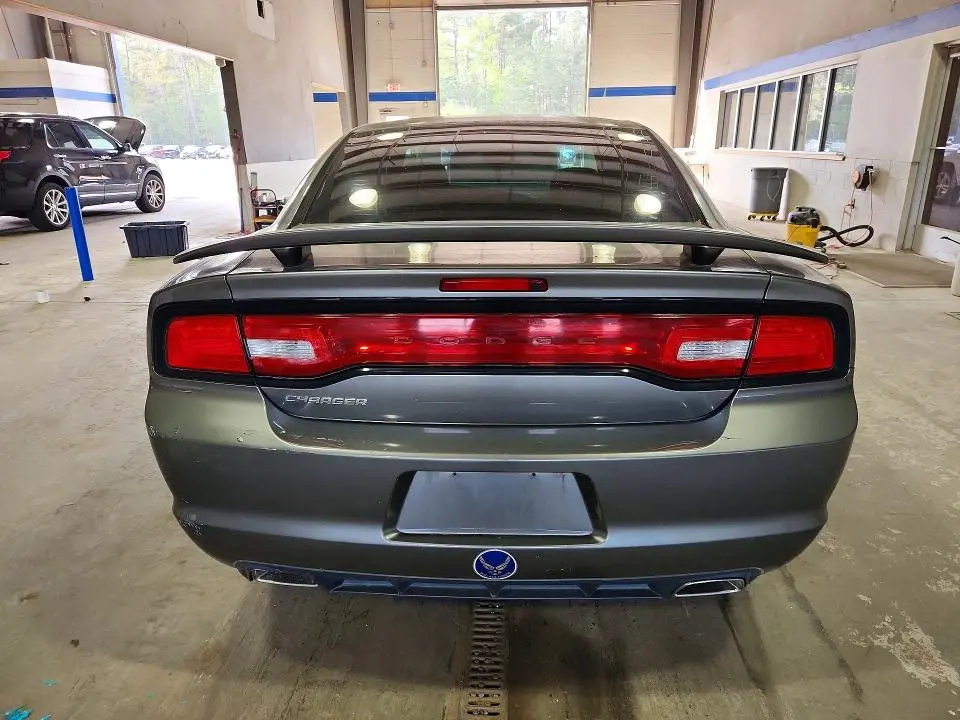 2012 DODGE CHARGER SE  