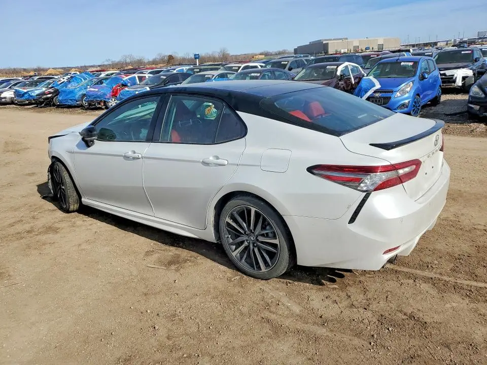 2018 TOYOTA CAMRY XSE  