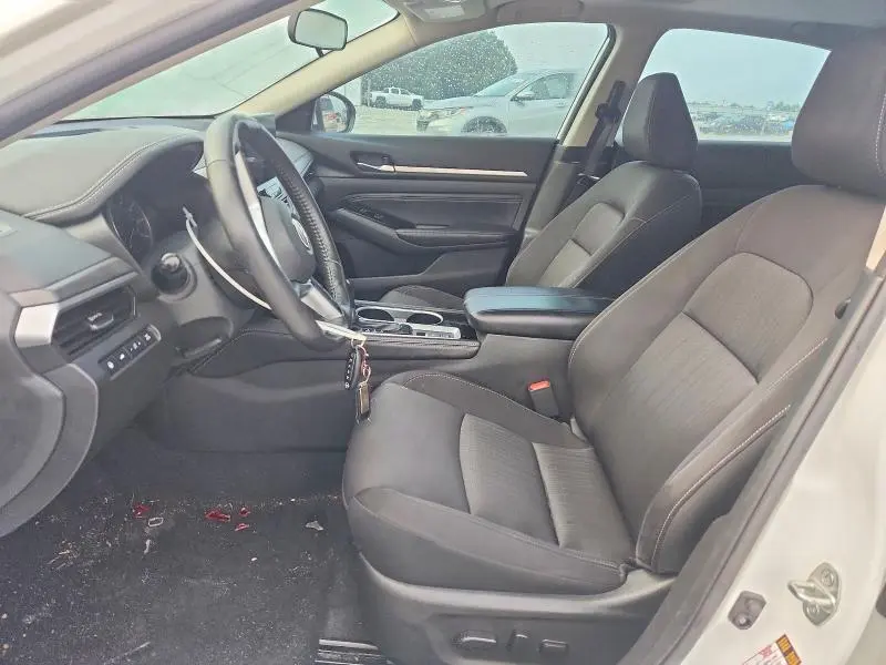 2023 NISSAN ALTIMA SV  