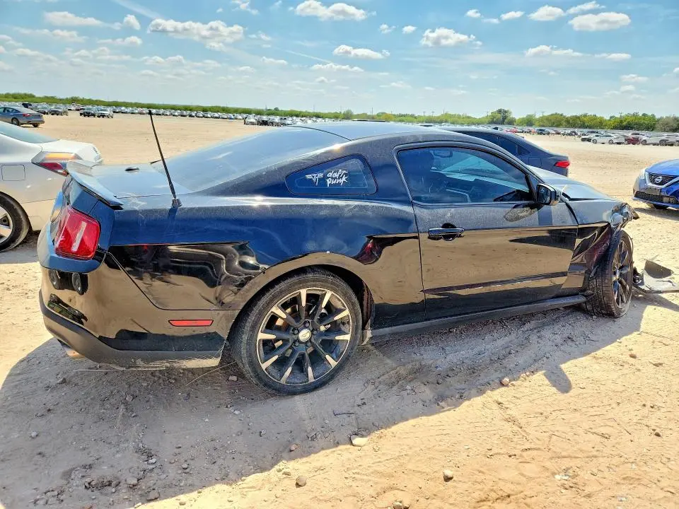 2011 FORD MUSTANG   