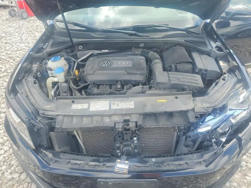2017 VOLKSWAGEN PASSAT SE  