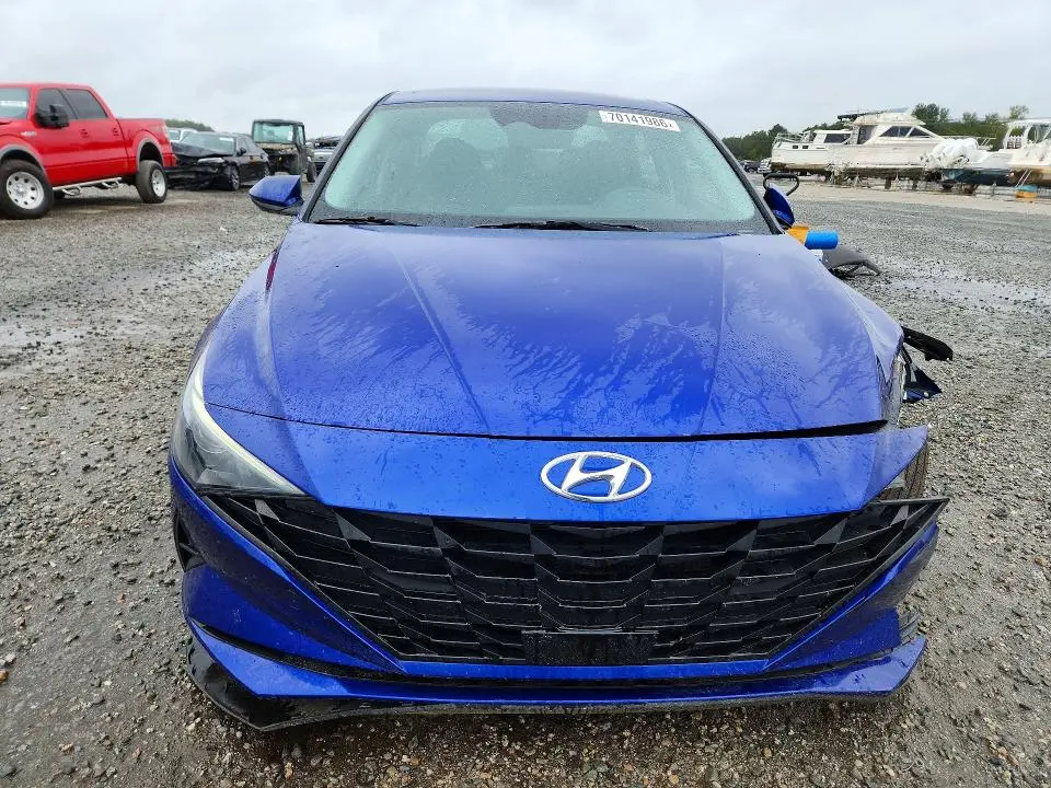 2022 HYUNDAI ELANTRA SEL  