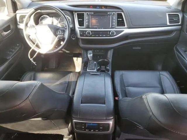 2017 TOYOTA HIGHLANDER SE  