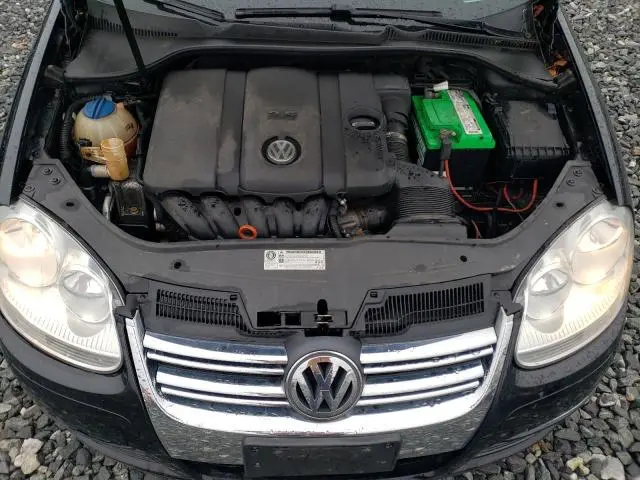 2010 VOLKSWAGEN JETTA SE  