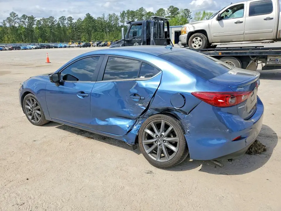 2018 MAZDA 3 TOURING  