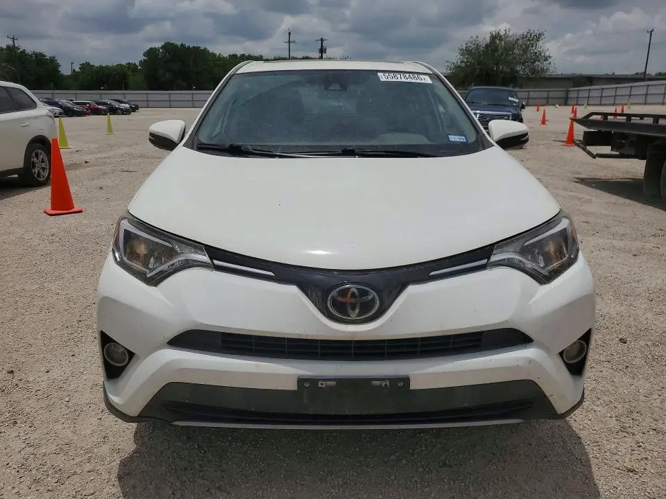 2017 TOYOTA RAV4 XLE  