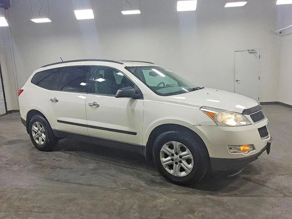 2012 CHEVROLET TRAVERSE LS  