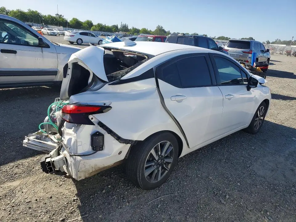 2021 NISSAN VERSA SV  